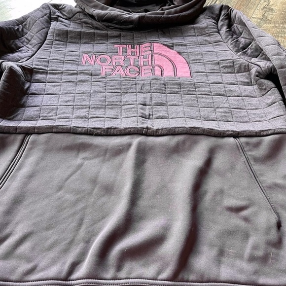 North Face Women’s Purple Hoody - Picture 3 of 5